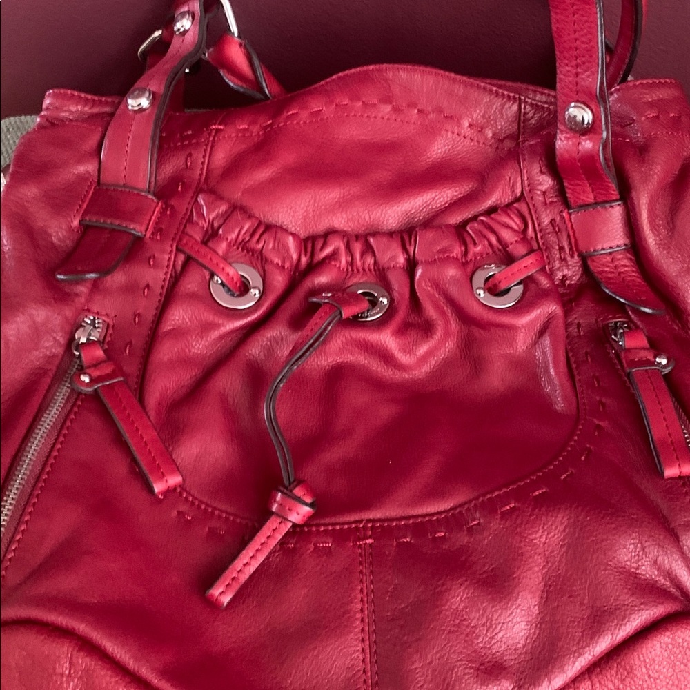 B Makowsky Elegant Burgundy Leather Handbag with Dustbag - Picture 14 of 16